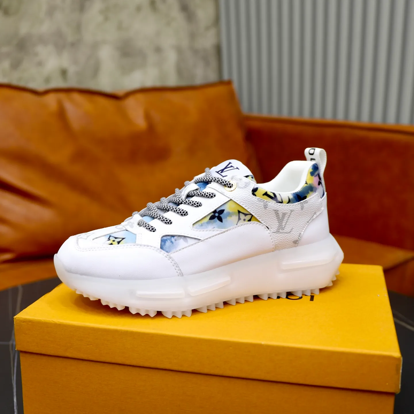 Ex-factory price: 462💰🙅‍♂️🙅‍♂️🙅‍♂️ Brand: LV Louis Vuitton Standard code: 38-44 (45 customized) Grade: Same as the official website Material: Original material splicing Comfortable and breathable lining Lightweight and wear-resistant sports outsole Style category: Men's fashionable casual shoes Running sneakers Distinguished luxury brand elements Top luxury Color: actual picture color